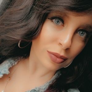 Meet your Posher, Marina